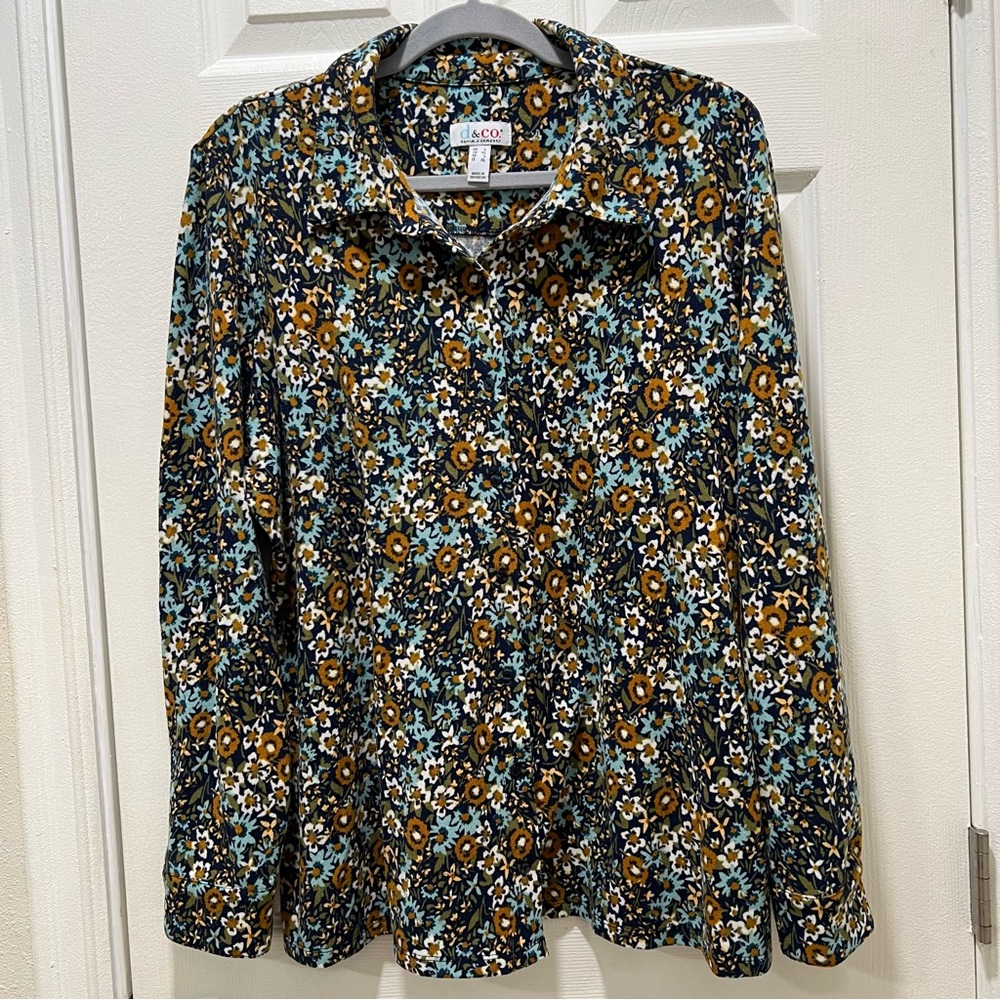 DENIM & CO. Printed Heavenly Jersey Button Front Shirt SIZE Large EUC